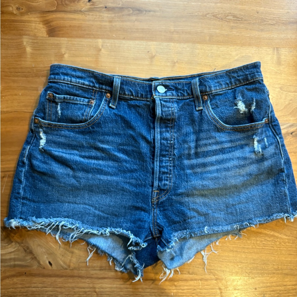Distressed Denim Women 501 Shorts